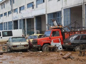 Şiddetli Yağışlar Arhavi'de Hasara Yol Açtı