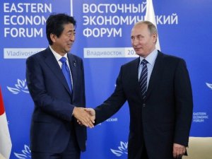 Putin, Japonya Başbakanı Abe İle Görüştü
