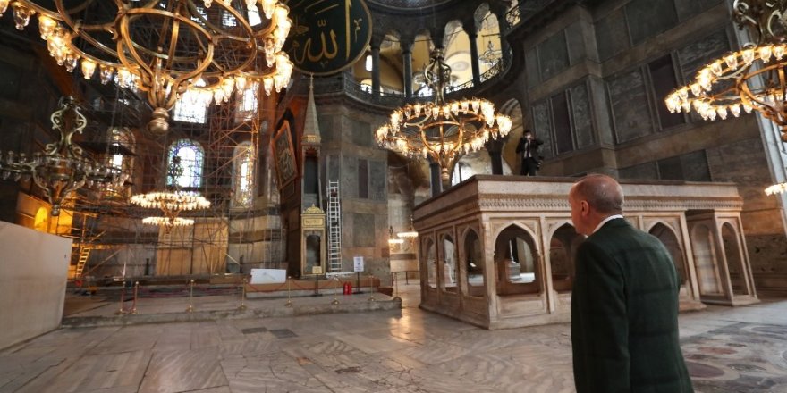 Erdoğan, Ayasofya'da İncelemelerde Bulundu