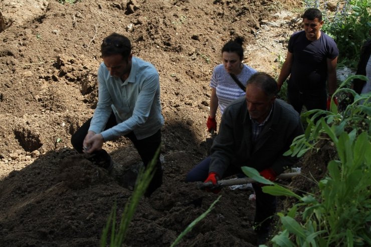 'Rus Subayın Mezarı'nda Kazı