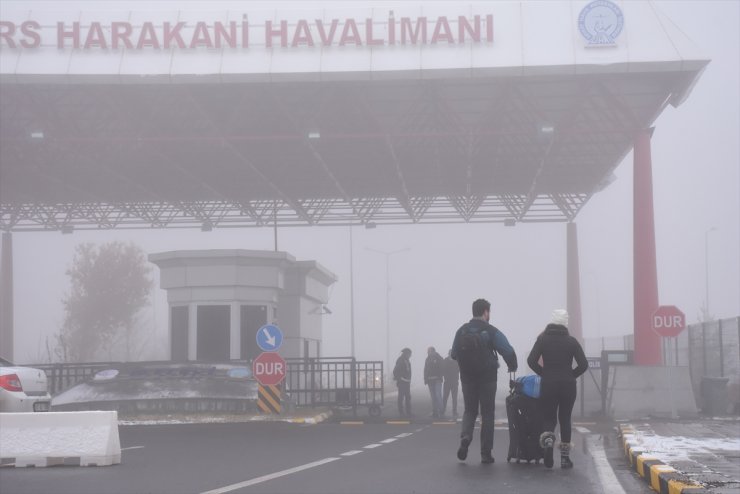 Kars'ta Hava Ulaşımına Kar Ve Sis Engeli