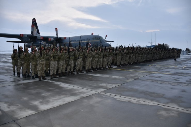 Kars'tan 'Sınır'a Asker Sevkiyatı