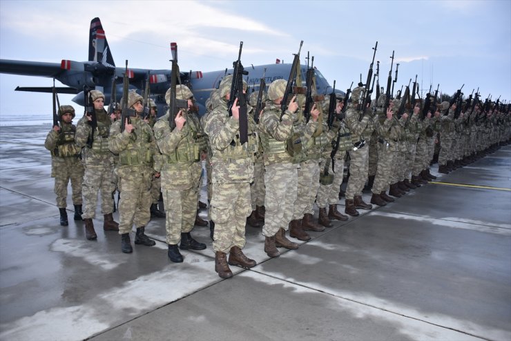 Kars'tan 'Sınır'a Asker Sevkiyatı