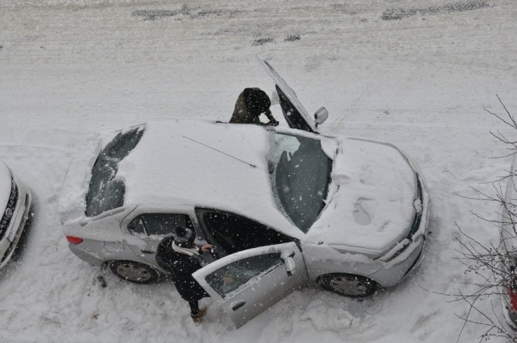 Kars’ta 76 Köy Yolu Kapandı