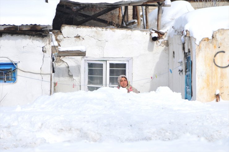 Bölgede 1609 Köy Yolu Ulaşıma Kapalı