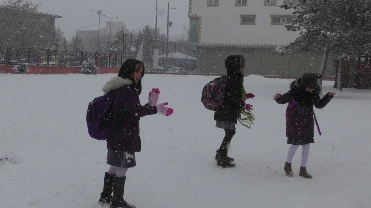 Ardahan’da Okullar Tatil Edildi