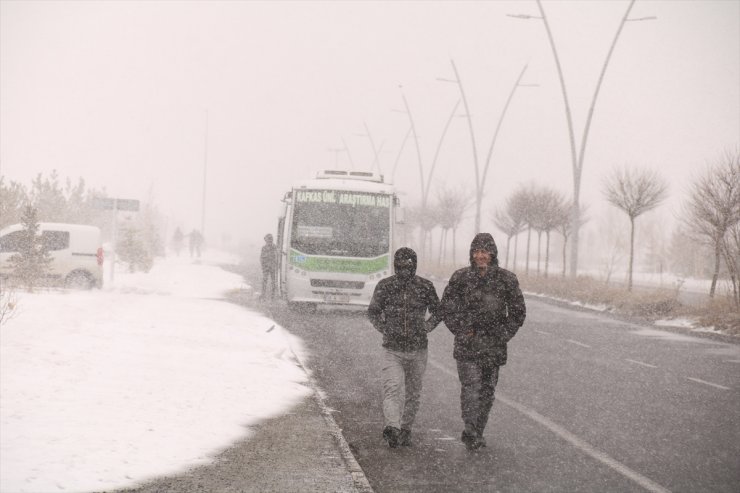 'Bölge'de Yoğun Kar Yağışı ve Tipi