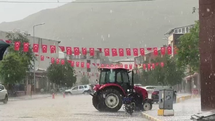 Ardahan’da Dolu Yağışı Etkili Oldu