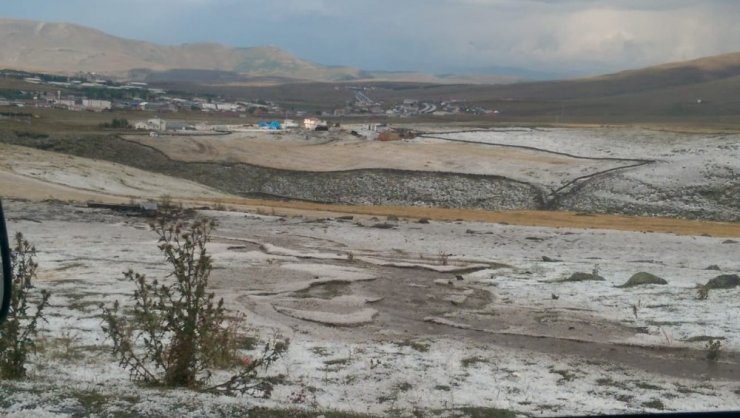 Ardahan’da Dolu Yağışı Hayatı Felce Uğrattı