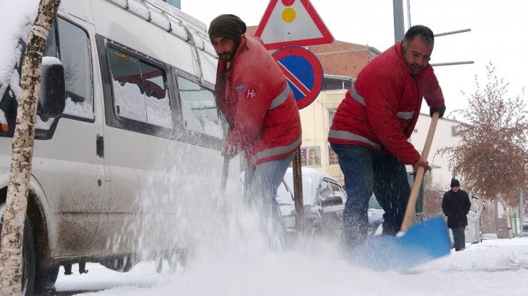 Ardahan’a Beklenen Kar Yağdı