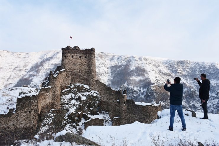 Şeytan Kalesi'nde Görsel Şölen