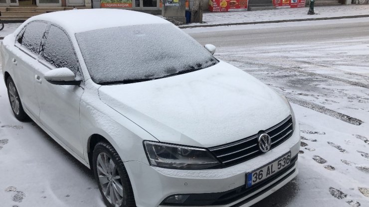 'Kars ve Bölge'de Kar Yağışı Etkili Oluyor