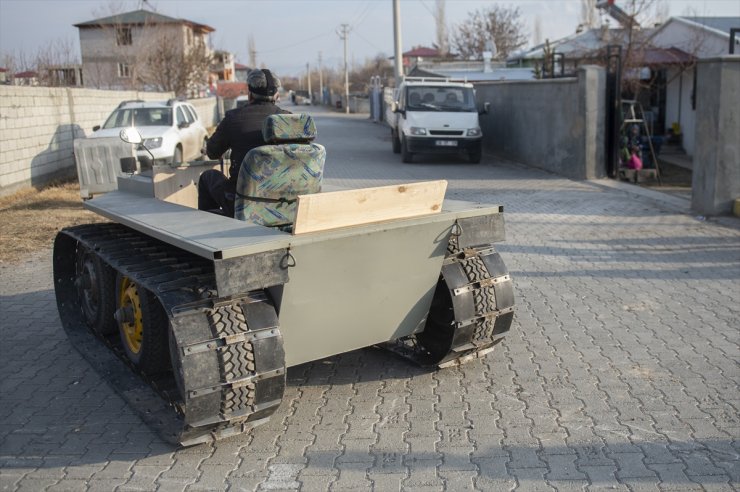 Iğdırlı Çiftçi “Paletli Arazi Aracı” Üretti