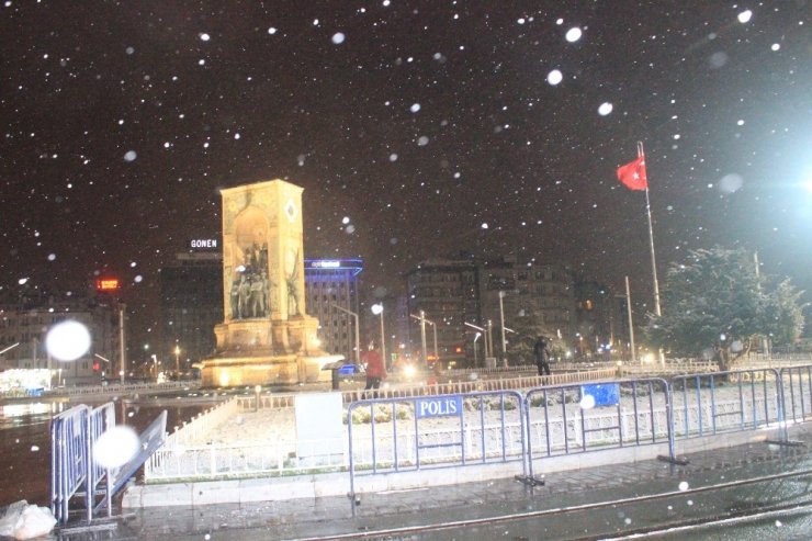 İstanbul’da Kar Yağışı