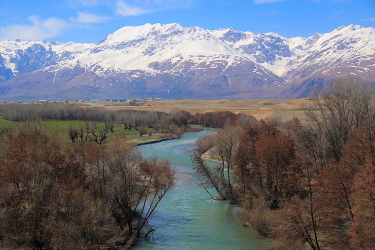 Munzur Vadisi İlkbaharda Bir Başka Güzel