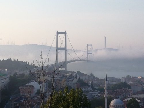 İstanbul Boğazı’nda Sis Etkili Oldu