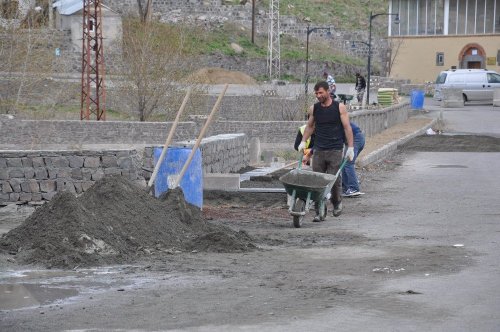 Yol ve Kaldırım Çalışmaları Başladı