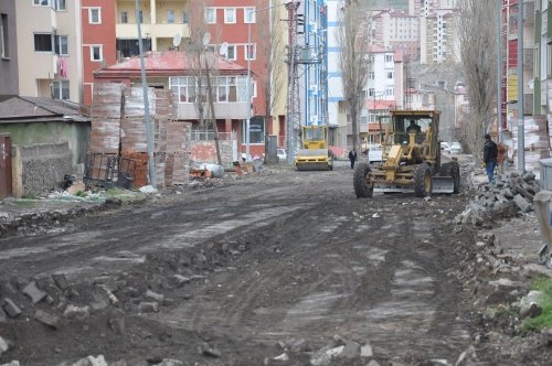 Yol ve Kaldırım Çalışmaları Başladı